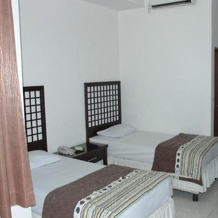 Hotel Bontocinde Makassar Exterior foto