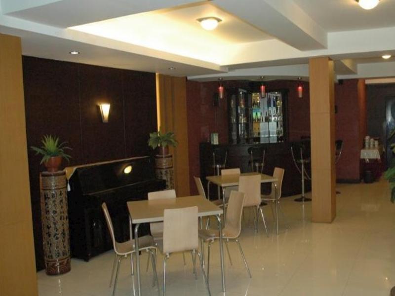 Hotel Bontocinde Makassar Exterior foto